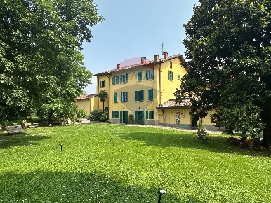 Foto Casa indipendente a Montevecchia di 938 m² con 14 locali in vendita