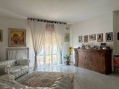 Foto Appartamento in via piave, Chiaravalle Centro di 150 m² con 6 locali