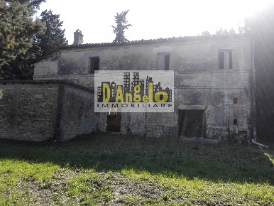 Foto Casa indipendente in San Giovanni, Offida di 250 m² con 8 locali