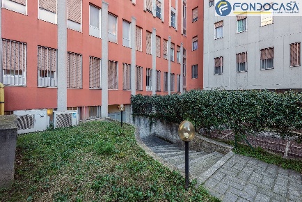 Foto Appartamento in Via Attilio Momigliano, Milano di 50 m² con 2 locali