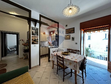 Foto Appartamento in Via Nazario Sauro, Ischitella Centro di 71 m²
