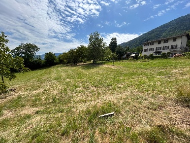 Foto Terreno residenziale in salita borghet - villaga, Feltre di 3500 m²
