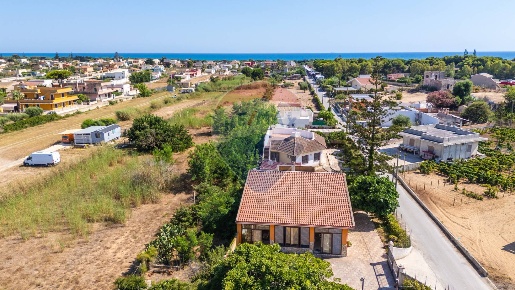 Foto Villa unifamiliare in Via del Villaggio, Ispica di 150 m² con 5 locali