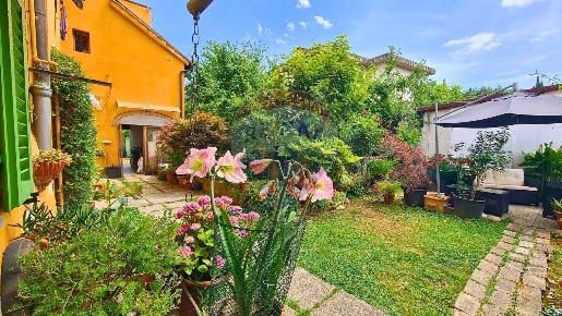 Foto Casa indipendente a Montelupo Fiorentino Centro di 157 m² con 7 locali