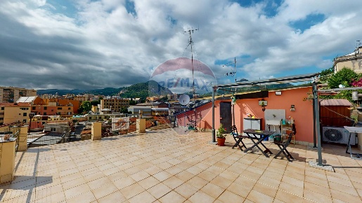 Foto Appartamento in Passo Ruscarolo, Genova Sestri Ponente di 80 m²