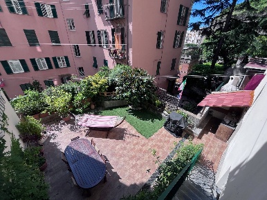 Foto Appartamento in Via Almeria, Genova Principe di 157 m² con 8 locali