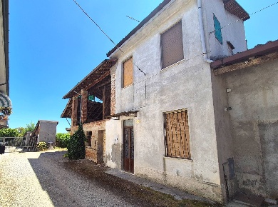 Foto Casa indipendente a Corteolona e Genzone di 85 m² con 2 locali