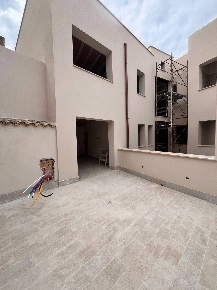 Foto Appartamento in Via Piave, Castelvetrano Centro di 140 m² con 6 locali