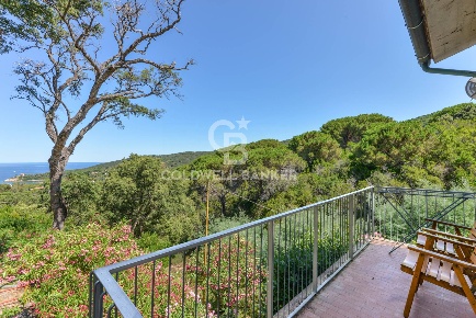 Foto Villa singola in Via della Cicala, Marciana di 100 m² con 5 locali