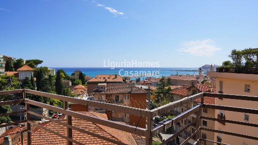 Foto Appartamento in via Diano Calderina, Imperia Oneglia di 100 m²
