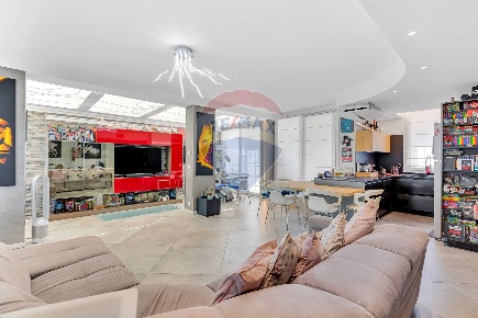 Foto Appartamento in Via Calizzano, Milano Comasina di 110 m² con 4 locali