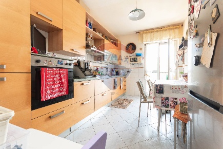 Foto Appartamento in Via Taranto, Genova Granarolo di 90 m² con 5 locali
