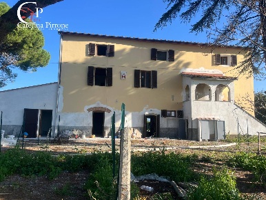Foto Appartamento in via Riotorto, Piombino di 75 m² con 5 locali