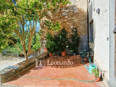 Foto Casa indipendente in Via Canipaletti, Massarosa di 233 m² con 8 locali