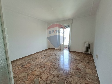 Foto Appartamento in Corso San Martino, Abbiategrasso di 86 m² con 3 locali
