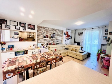 Foto Villa a schiera a Podenzana di 105 m² con 5 locali in vendita