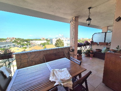 Foto Appartamento a Piombino Centro di 125 m² con 6 locali in vendita