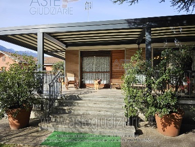 Foto Villa bifamiliare a Condove Centro di 546 m² con 10 locali in vendita