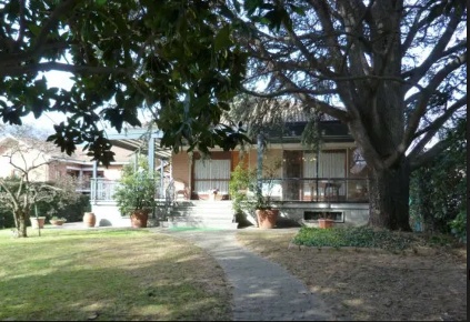 Foto Villa bifamiliare a Condove Centro di 546 m² con 10 locali in vendita