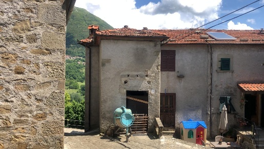 Foto Casa indipendente a Bagni di Lucca di 100 m² con 5 locali in vendita