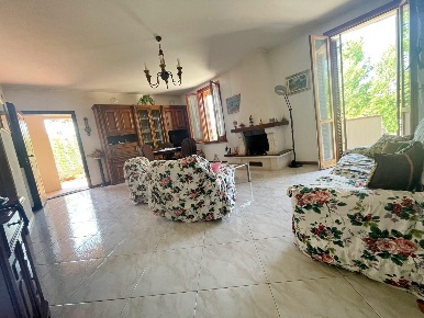 Foto Villa unifamiliare a Poggibonsi Centro di 109 m² con 4 locali