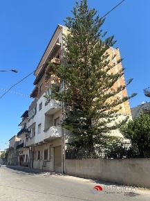 Foto Appartamento a Melito di Porto Salvo di 150 m² con 1 locali in vendita