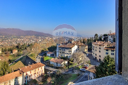 Foto Appartamento a Bergamo Città Alta di 220 m² con 5 locali in vendita