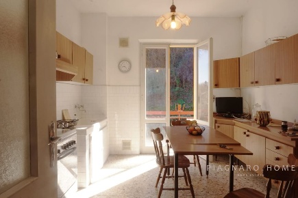 Foto Appartamento in Via Roma, Mulazzo Centro di 118 m² con 7 locali