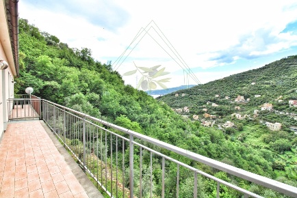 Foto Appartamento in Via Solari e Queirolo 55, Zoagli Centro di 84 m²