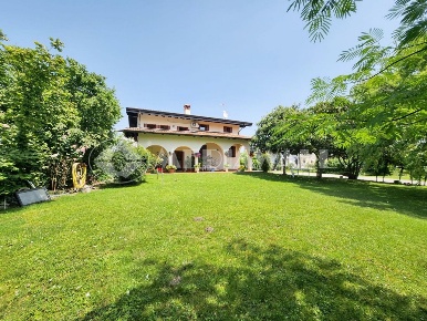 Foto Casa indipendente a Montereale Valcellina San Leonardo di 330 m²