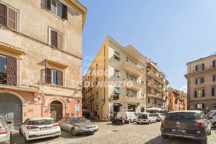 Foto Appartamento in Via Piave 4, Frascati di 115 m² con 7 locali