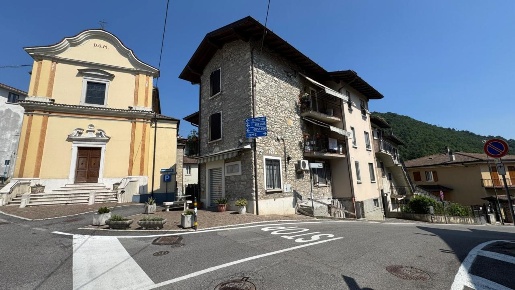Foto Appartamento in Via Ome 3, Polaveno Centro di 180 m² con 4 locali