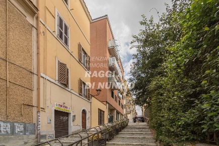 Foto Appartamento in Via San Filippo Neri 6, Frascati di 37 m² con 2 locali