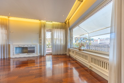 Foto Appartamento in Via Bevagna 68, Roma Fleming di 222 m² con 7 locali