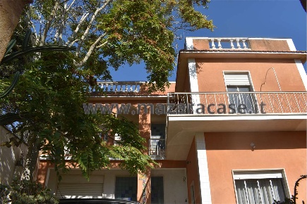 Foto Villa unifamiliare a Mazara del Vallo di 330 m² con 5 locali