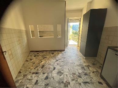 Foto Appartamento a Sarzana di 110 m² con 5 locali in affitto