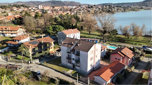 Foto Appartamento in Via Aldo Moro 9, Ternate di 80 m² con 3 locali