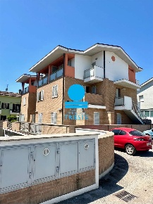 Foto Appartamento a Pesaro di 111 m² con 4 locali in vendita