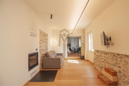 Foto Appartamento a Quattro Castella di 145 m² con 7 locali in vendita