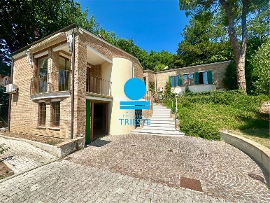 Foto Villa unifamiliare in via Monte Ardizio  51, Pesaro Colle Ardizio