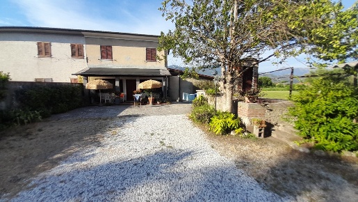 Foto Appartamento in via Arginello, Pietrasanta di 210 m² con 8 locali
