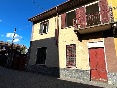 Foto Casa indipendente in via Nuova, Novara Pernate di 131 m² con 3 locali