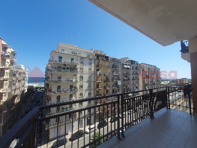 Foto Appartamento in Via Messapia 24, Bari Japigia di 90 m² con 3 locali
