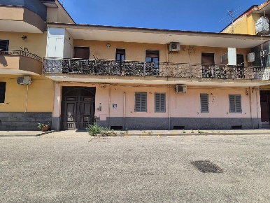 Foto Casa indipendente a Caivano Centro di 400 m² in vendita