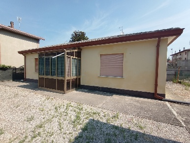 Foto Casa indipendente in Via Cavarzere via Alcide De Gasperi 00, Cavarzere