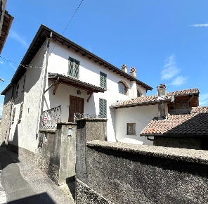 Foto Casa indipendente in Via Cerasola 1, Alta Valle Intelvi di 197 m²