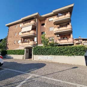 Foto Appartamento in Via CALIGOLA 8, Aprilia Centro di 91 m² con 3 locali