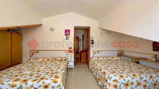 Foto Casa indipendente in Via fontana 10, Torre Cajetani di 160 m²