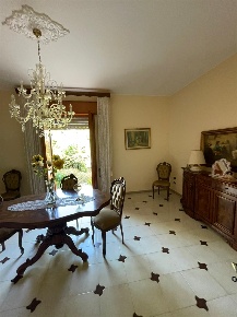Foto Casa indipendente a Petrosino Centro di 230 m² con 10 locali