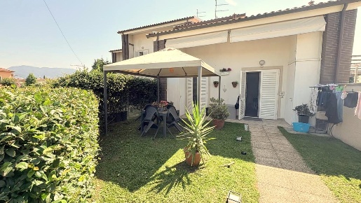 Foto Villa a schiera a Lucca in vendita